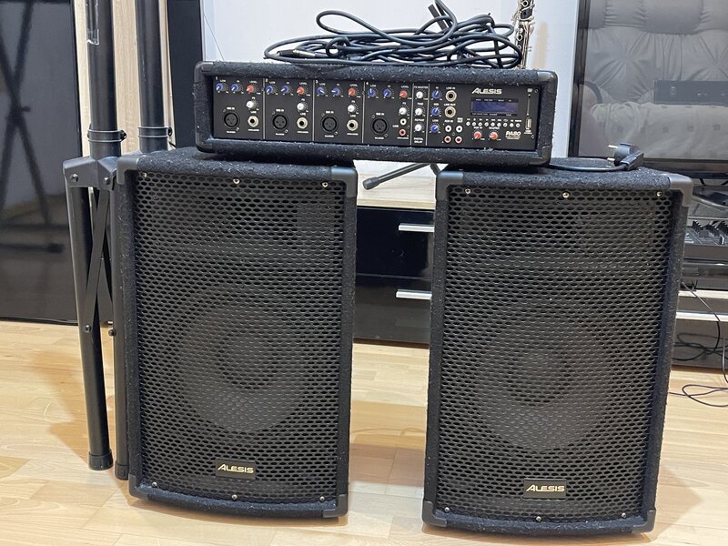 Vand boxe Alesis
